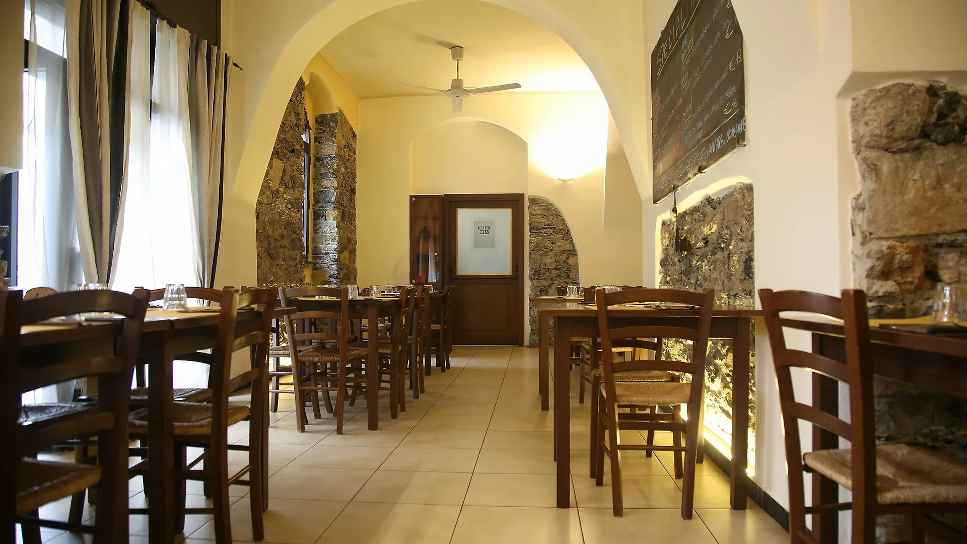 Hotel Affittacamere Bella Napoli La Spezia