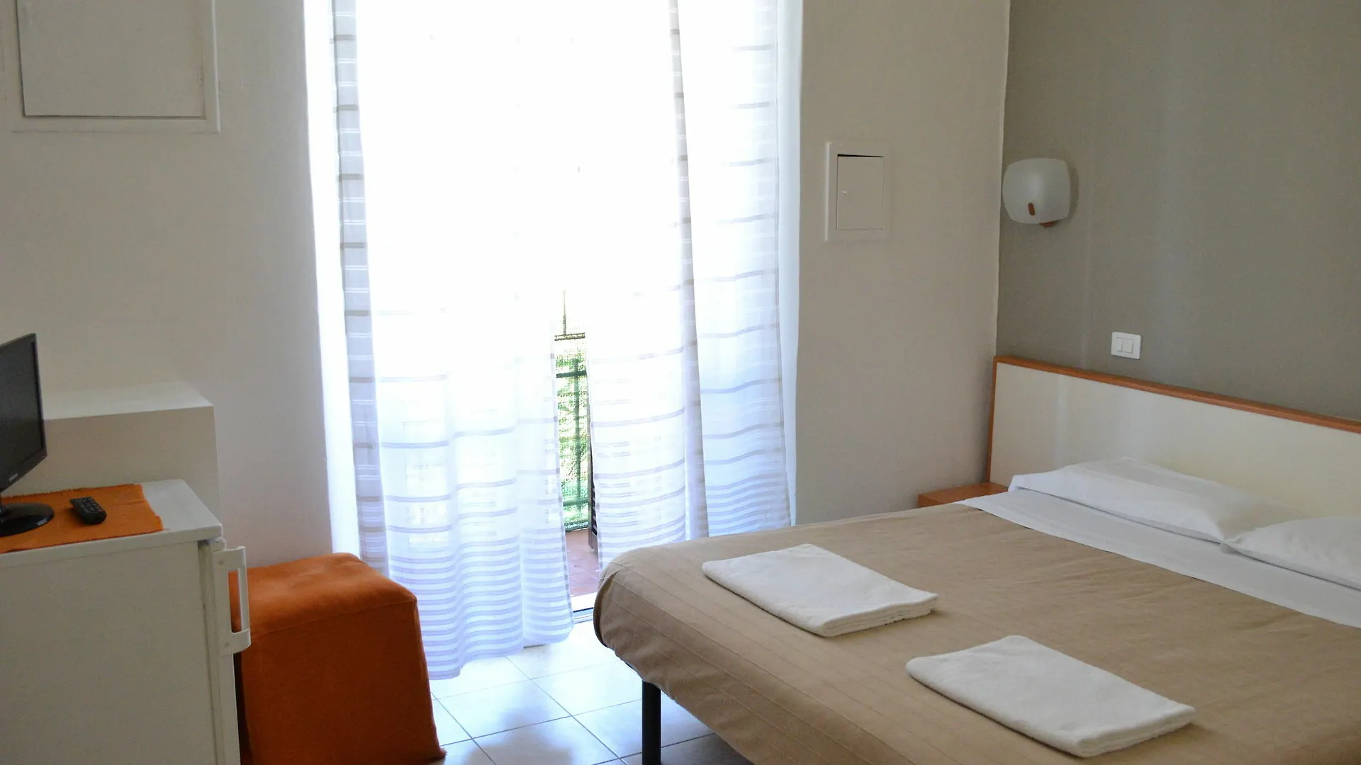 Affittacamere Bella Napoli La Spezia Hotel